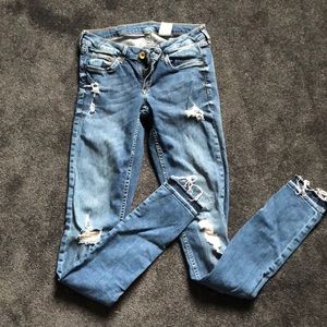 Super cute ripped jeans